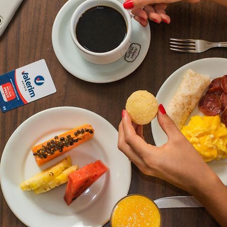 Hotel Valerim Itajai / Navegantes Экстерьер фото