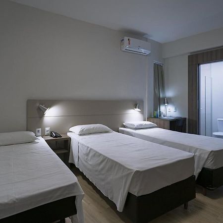 Hotel Valerim Itajai / Navegantes Экстерьер фото