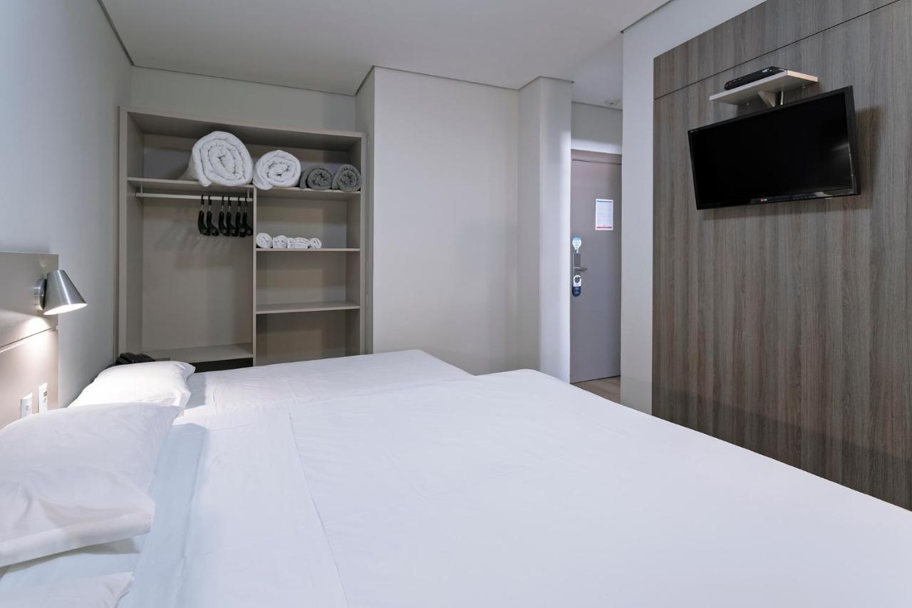 Hotel Valerim Itajai / Navegantes Экстерьер фото