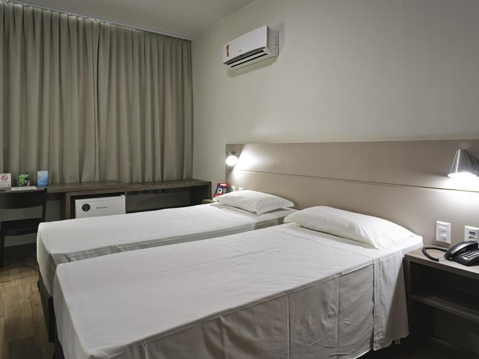 Hotel Valerim Itajai / Navegantes Экстерьер фото