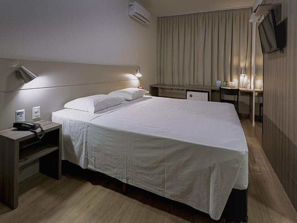 Hotel Valerim Itajai / Navegantes Экстерьер фото