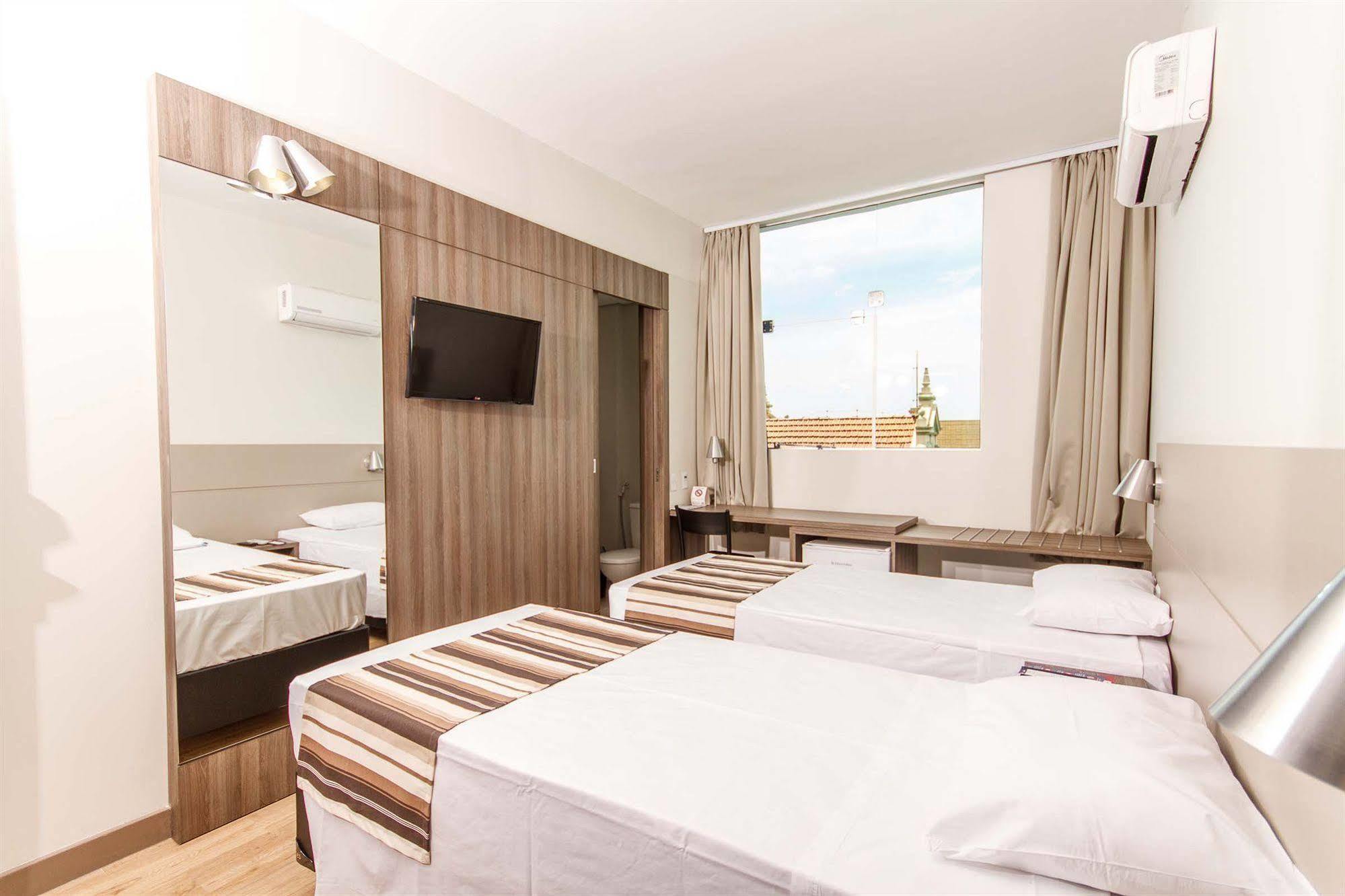 Hotel Valerim Itajai / Navegantes Экстерьер фото
