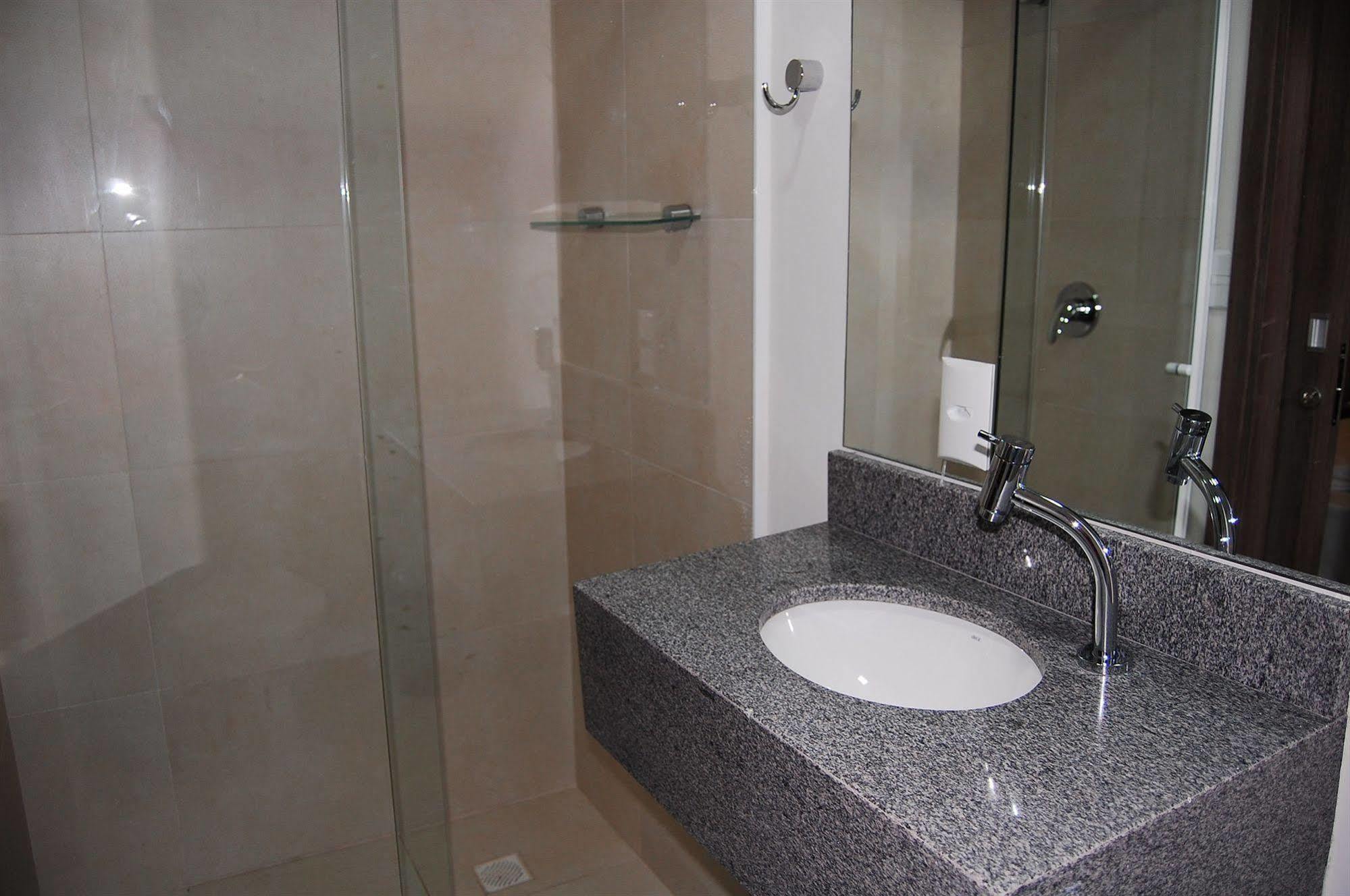 Hotel Valerim Itajai / Navegantes Экстерьер фото