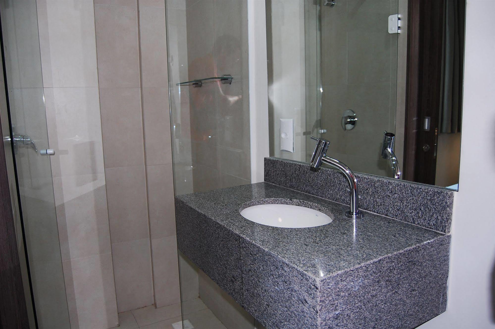 Hotel Valerim Itajai / Navegantes Экстерьер фото