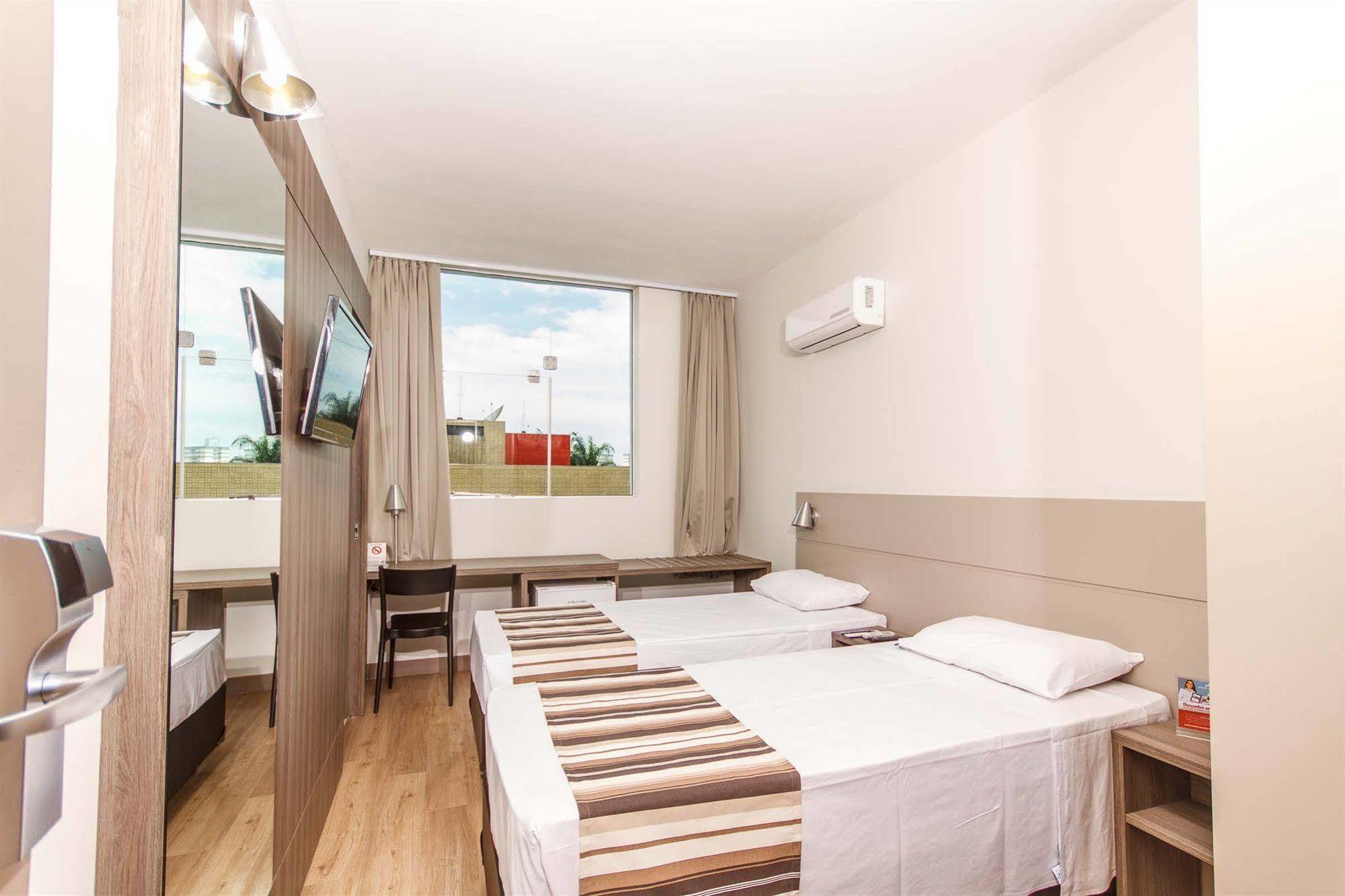 Hotel Valerim Itajai / Navegantes Экстерьер фото