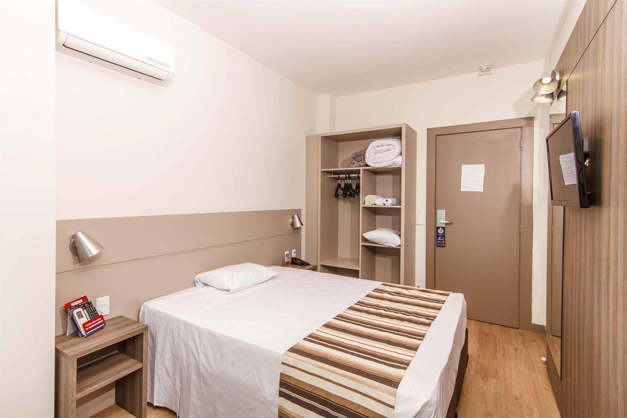 Hotel Valerim Itajai / Navegantes Экстерьер фото